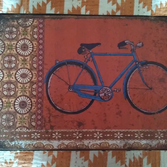 Unique Storage Box - Picture 11 of 12